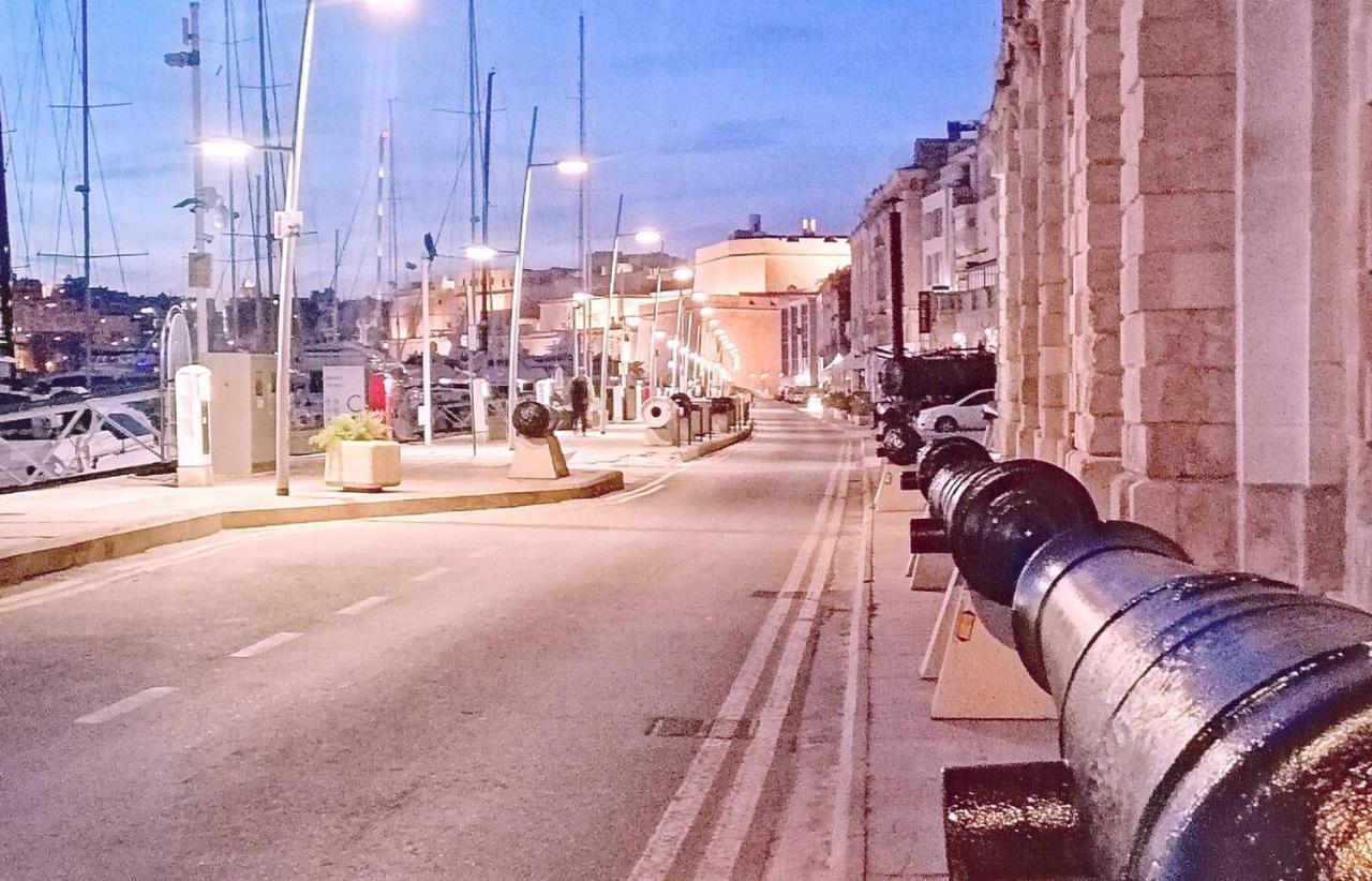 Modern Apt Kalkara Seafront! المظهر الخارجي الصورة
